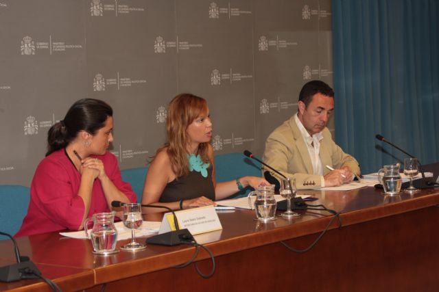 La ministra Leire Pajín presenta la Encuesta de percepción de la opinión sobre violencia de género - 1, Foto 1