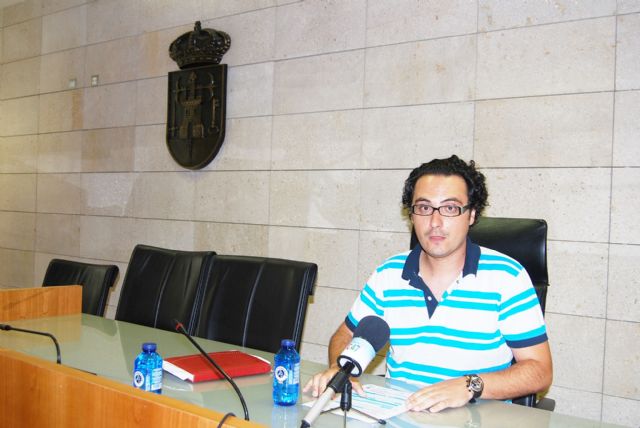 El portavoz del Gobierno municipal asegura que el Pleno aprueba las primeras medidas para contener la deuda municipal, Foto 1