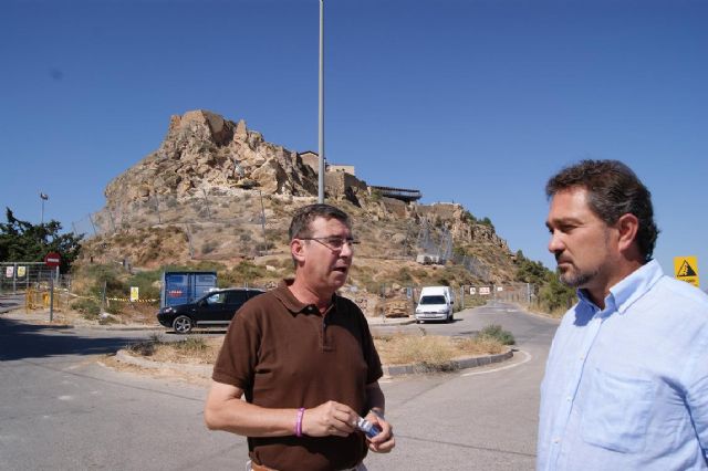El martes se abrirá uno de los accesos asfaltados del Castillo de Lorca - 1, Foto 1