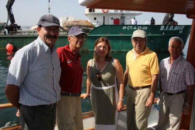El operativo de pesca en el Mar Menor recoge desde el pasado viernes más de 150 toneladas de medusas - 1, Foto 1