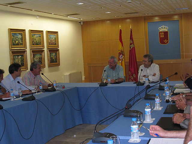 Valcárcel constituye la Mesa de la Agricultura como sector estratégico para salir de la crisis - 2, Foto 2