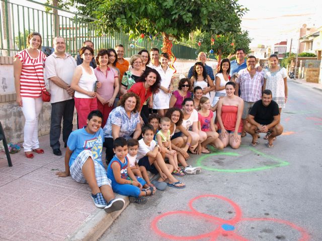 Vecinos de la calle ganadora, Foto 1