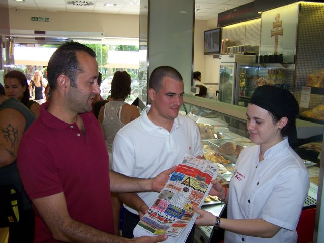 Varias panaderías y supermercados de Águilas se suman a una iniciativa para reducir el consumo de bolsas de plástico - 1, Foto 1