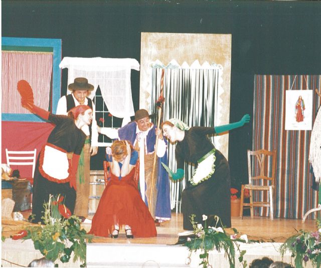 Alfar Teatro, el grupo del fallecido Paco Rubio, estrena tres piezas teatrales escritas por alumnos del curso de dramaturgia organizado por Festival de Teatro y Danza de San Javier - 1, Foto 1