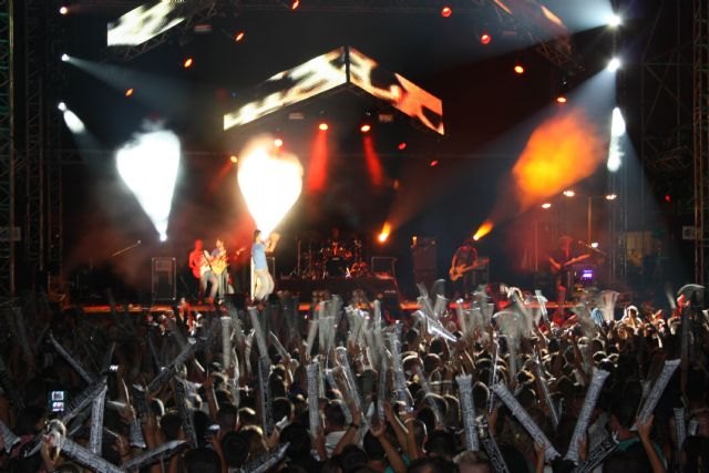 Más de 18.000 personas asisten al concierto de Melendi en La Manga - 1, Foto 1