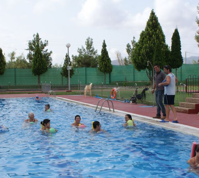Puerto Lumbreras ha puesto en  marcha un programa de natación terapéutica y para embarazadas durante los meses estivales - 1, Foto 1