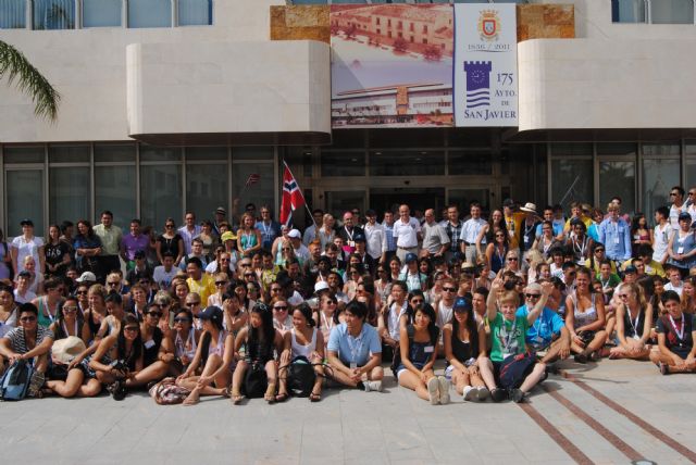 El Alcalde recibe en el ayuntamiento a los 173 jóvenes noruegos peregrinos del JMJ acogidos por familias del municipio - 2, Foto 2