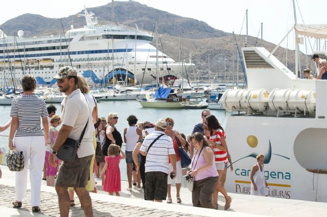 1.200 turistas llegan a Cartagena a bordo del AIDAvita - 4, Foto 4