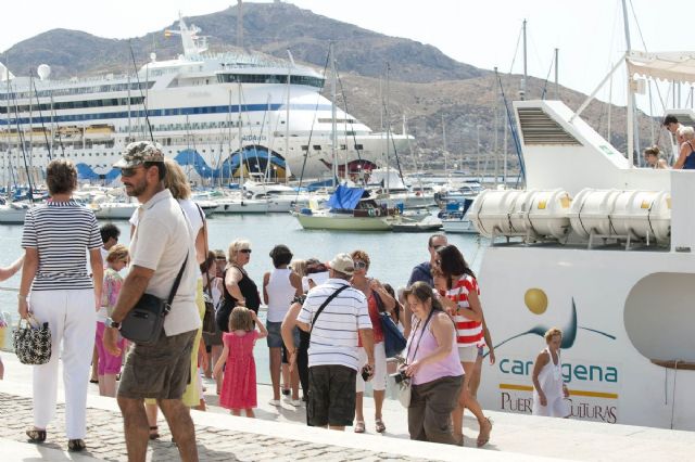 1.200 turistas llegan a Cartagena a bordo del AIDAvita - 4, Foto 4