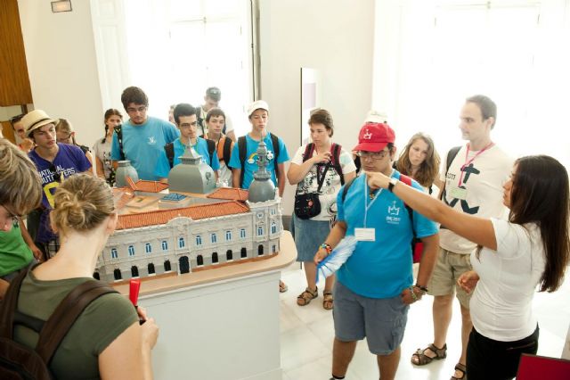 El Palacio Consistorial recibe a 170 jóvenes eslovenos de camino a la Jornada Mundial de la Juventud - 2, Foto 2