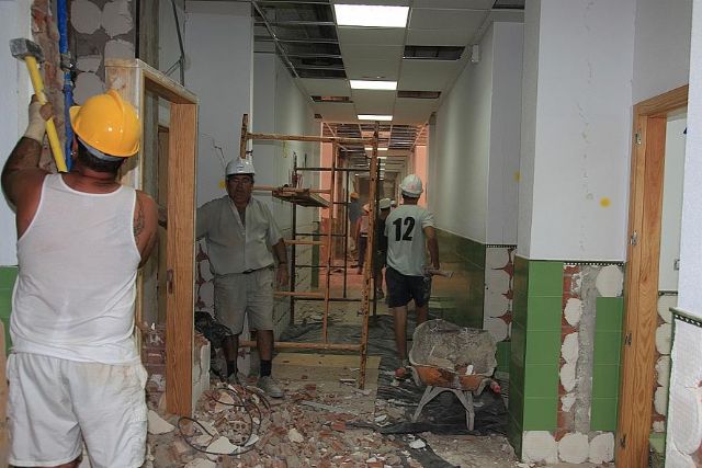 Las obras para recuperar los colegios afectados por el terremoto marchan a buen ritmo y estarán listos para comenzar en septiembre - 1, Foto 1