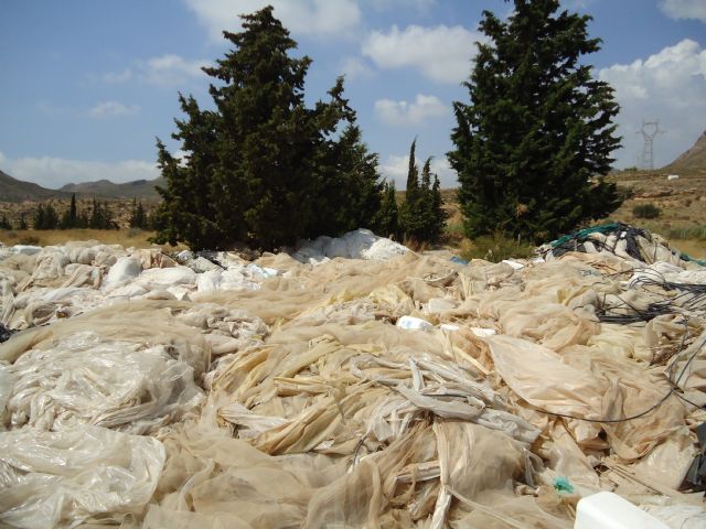 ANSE denuncia que una finca de investigación de la Comunidad Autónoma alberga un vertedero ilegal. - 1, Foto 1