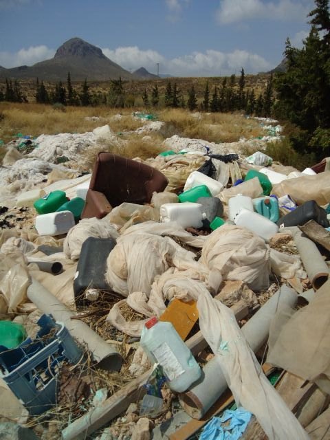 ANSE denuncia que una finca de investigación de la Comunidad Autónoma alberga un vertedero ilegal. - 2, Foto 2