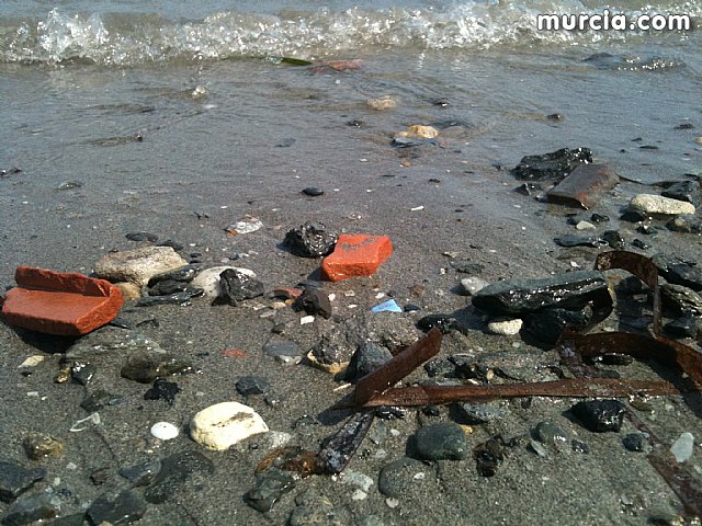 La concejala de Medio Ambiente colabora con la II Limpieza de playas, rocas y fondos marinos en La Manga - 5