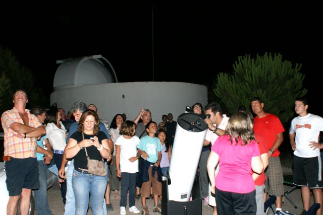 Observación multitudinaria de ´lluvia de estrellas´, en el Cabezo de la Jara - 2, Foto 2