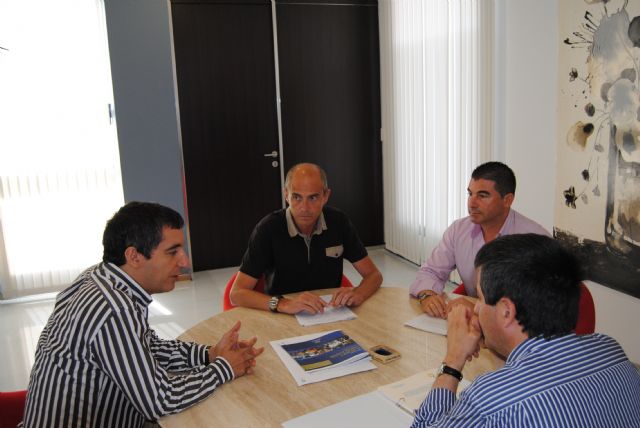 Ayuntamiento y consejería de Turismo redoblarán esfuerzos en La Manga - 1, Foto 1