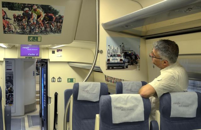 Renfe presenta la exposición de fotografía Tiempo de Ciclismo en los trenes de Media Distancia que unen la Comunidad Valenciana con la Región de Murcia - 1, Foto 1