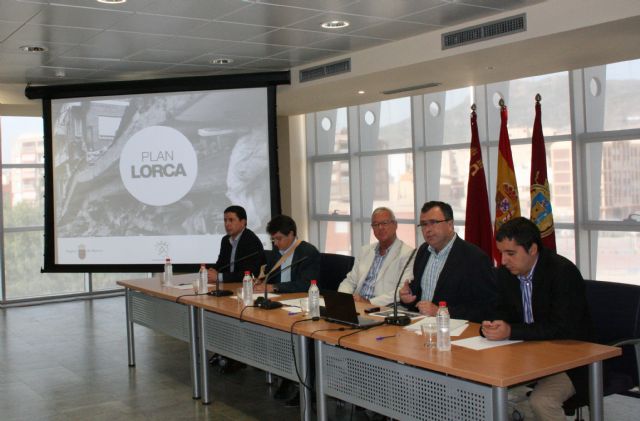 Valcárcel pide al Gobierno de España que recobre el espíritu de solidaridad nacional porque Lorca no son moluscos, son personas - 2, Foto 2