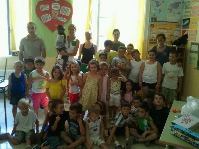La Alcaldesa visita a los niños que está participando en las Escuelas de Verano 2011 - 1, Foto 1