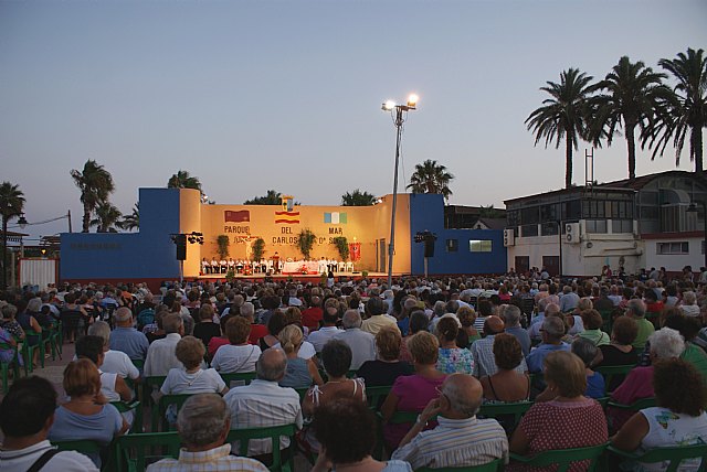 Más de un millar de fieles siguen la misa en honor al Cristo del Mar Menor en la explanada de Lo Pagán - 1, Foto 1