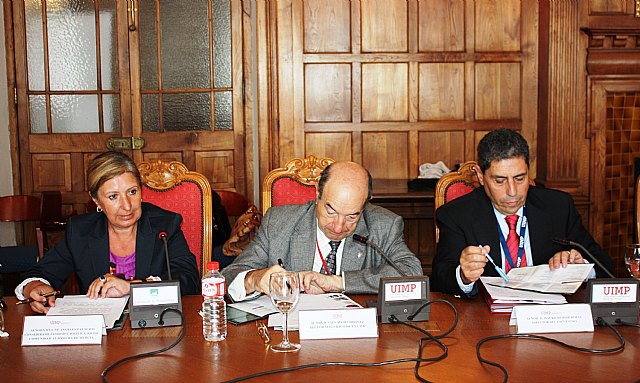 Palacios apuesta por seguir trabajando para garantizar servicios básicos y la integración de los inmigrantes de la Región - 2, Foto 2