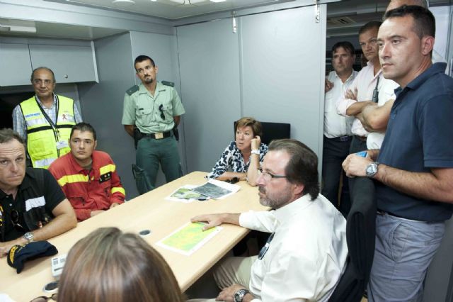 Las administraciones dan prácticamente por extinguido el incendio de Atamaría - 2, Foto 2