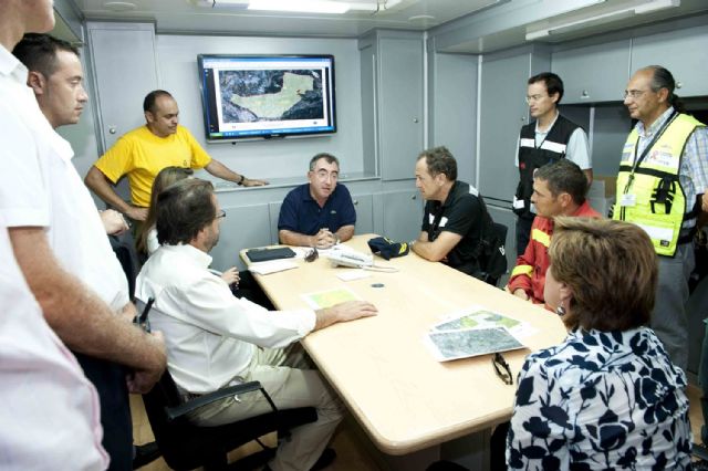Las administraciones dan prácticamente por extinguido el incendio de Atamaría - 5, Foto 5