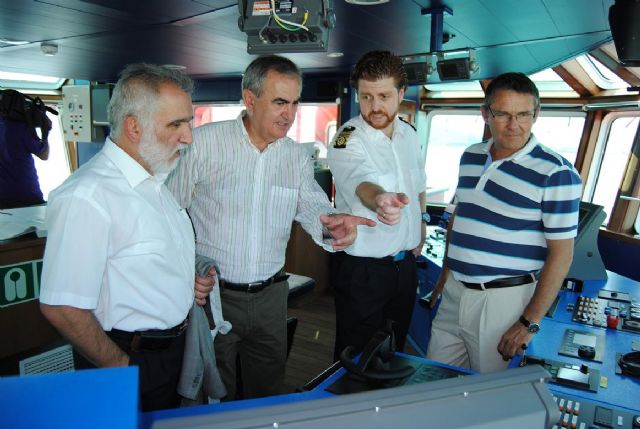 El delegado del Gobierno visita el nuevo remolcador de Salvamento Marítimo Sar Mesana, atracado en el Puerto de Cartagena - 1, Foto 1
