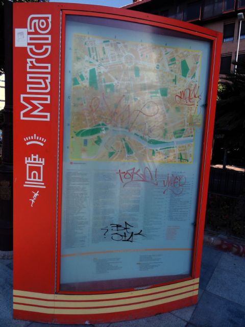 El Grupo Socialista pide una limpieza a fondo de la señalización turística - 2, Foto 2