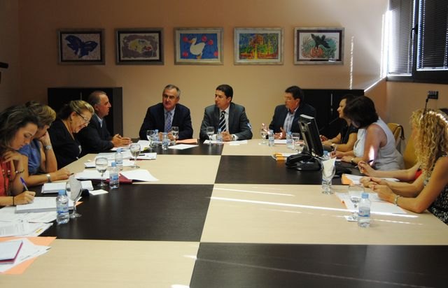 La Comisión Mixta aprueba en su segunda reunión más de 2,2 millones de euros para 462 ayudas por los terremotos de Lorca - 1, Foto 1