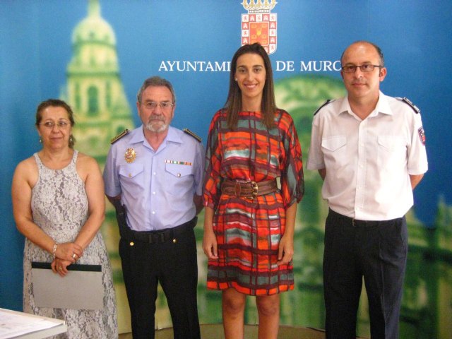 Alrededor de 800 personas trabajarán para garantizar la seguridad durante la Feria de Murcia 2011 - 1, Foto 1