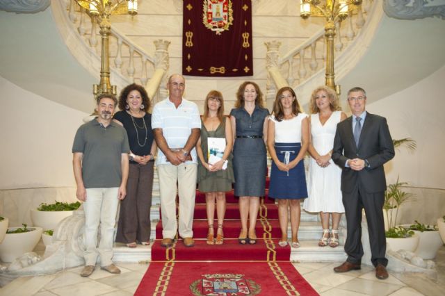 María del Loreto Lloret recibe el premio del triple sorteo de la Semana de la Huerta de Los Alcázares - 2, Foto 2