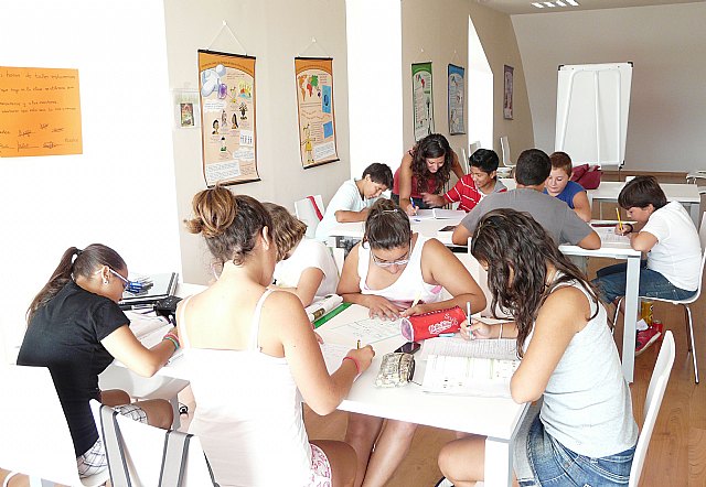 Más de 150 jóvenes participan en los talleres de verano del Centro de Ocio y Tiempo Libre - 2, Foto 2