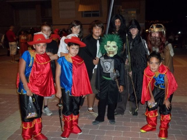 Las fiestas del barrio de Los Rosales de Lorquí se despiden entre disfraces - 4, Foto 4