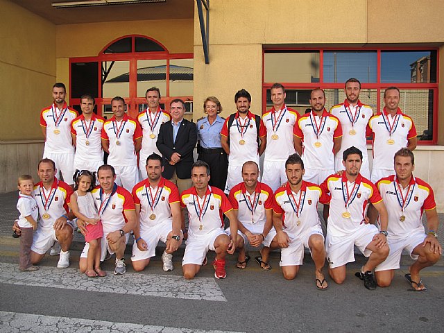 El consejero de Presidencia recibe al equipo de fútbol de policías y bomberos de la Región de Murcia. - 1, Foto 1