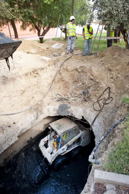 El Ayuntamiento intensifica la limpieza del alcantarillado ante la época de lluvias - 2, Foto 2