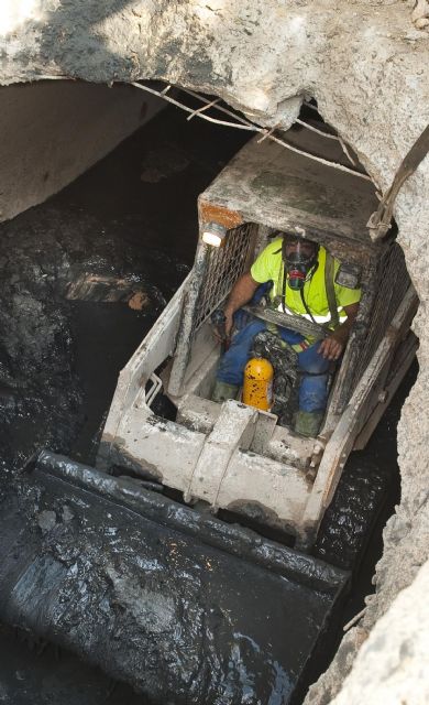 El Ayuntamiento intensifica la limpieza del alcantarillado ante la época de lluvias - 5, Foto 5