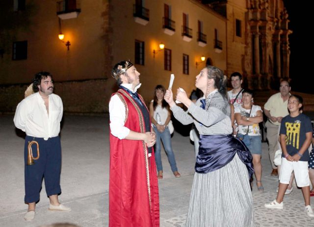 Un total de 2.360 personas acude a la última edición de las visitas nocturnas al Castillo - 1, Foto 1