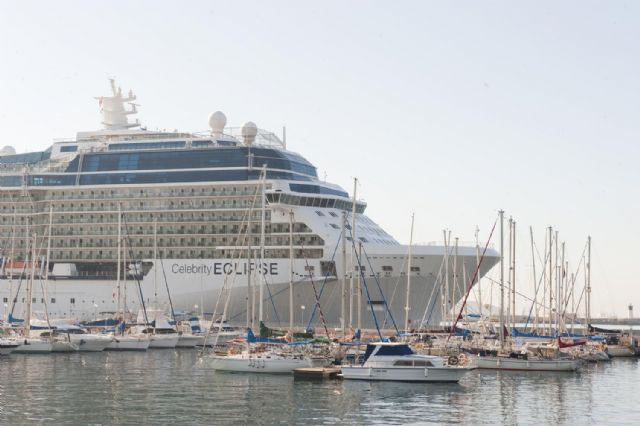 El magistral crucero Celebrity Eclipse atraca en el puerto - 1, Foto 1
