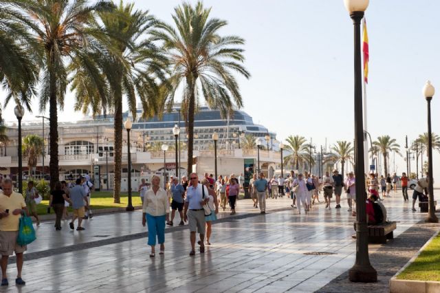 El magistral crucero Celebrity Eclipse atraca en el puerto - 5, Foto 5