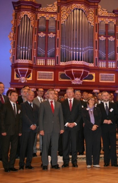 Valcárcel acerca las relaciones comerciales e institucionales con países de Europa Oriental - 2, Foto 2