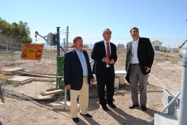 El Delegado del Gobierno visita las obras de emergencia para la reparación del depósito de reserva de agua potable de Lorca - 1, Foto 1