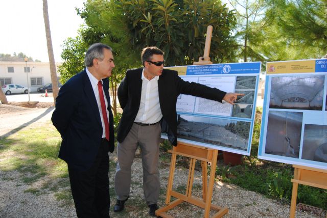 El Delegado del Gobierno visita las obras de emergencia para la reparación del depósito de reserva de agua potable de Lorca - 2, Foto 2