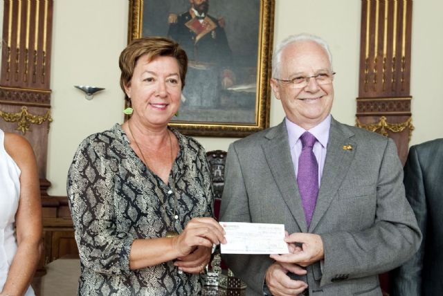 Carthagineses y Romanos recibe el cheque de 128.700 euros del Ayuntamiento - 1, Foto 1