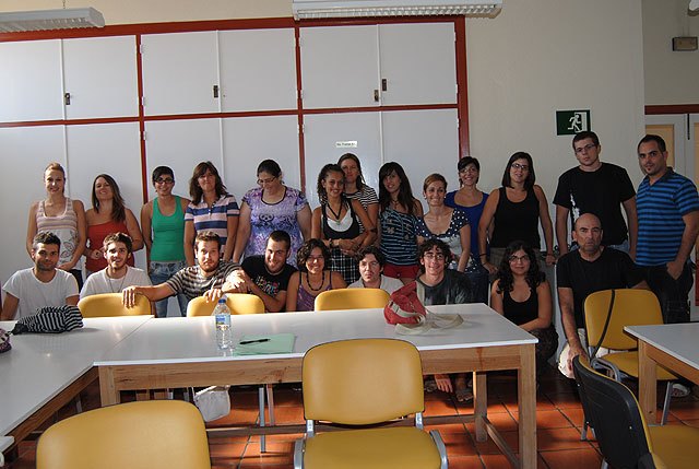 About a thirty young people participate in the workshop on "Techniques of environmental education in natural areas", Foto 1