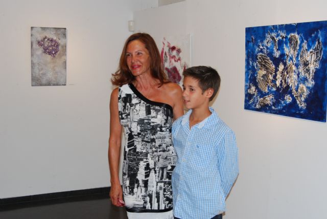 City officials attending the inauguration of the exhibition "Abstraction" and Rastrollo Berenguer, a boy of 11 years, Foto 1