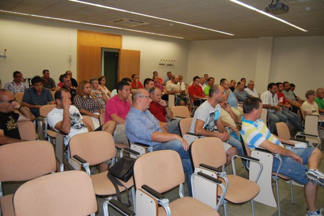 Una sesenta personas acuden a la primera reunión de empresarios de la Construcción - 2, Foto 2