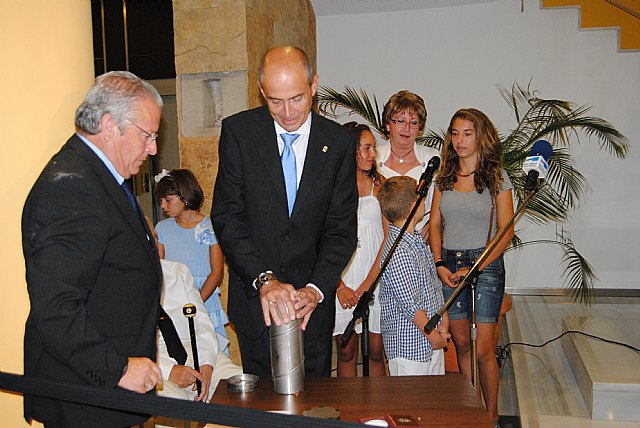 El alcalde enterró una “cápsula del tiempo” en el 175 Aniversario del municipio para que sea descubierta en 2036 coincidiendo con el 200 Aniversario - 1, Foto 1