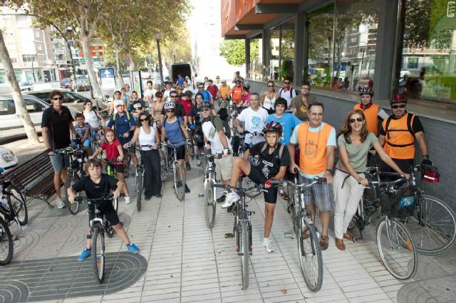 Medio centenar de personas pedalean por la historia de Cartagena - 1, Foto 1