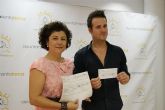 La Orquesta La Mundial entrega 3.000 euros de donativos recaudaos durante su gira para la Mesa Solidaria del Ayuntamiento de Lorca